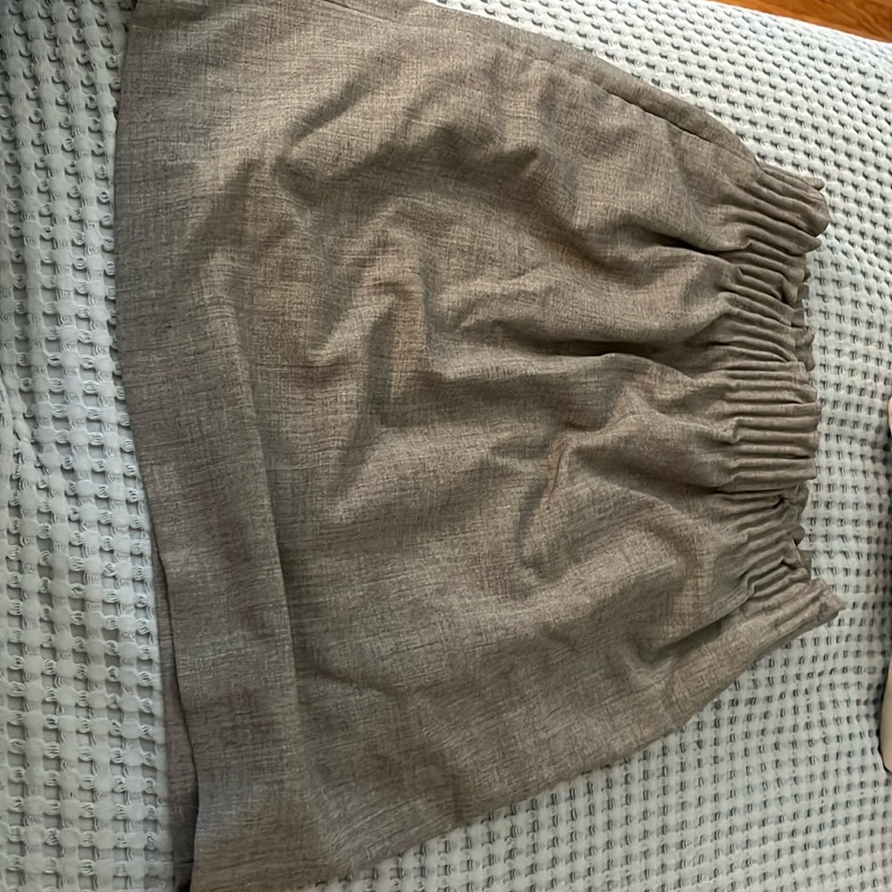 J. Crew Mercantile short light gray skirt size 00